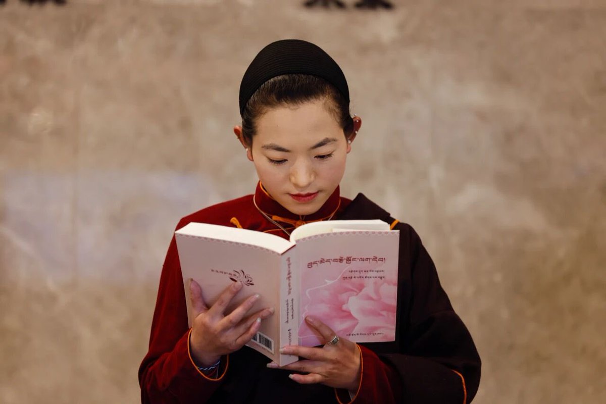 garwangnyima's tweet photo. 《བུད་མེད་བརྩེ་སྐྱོང་ལག་དེབ།》ལྟ་སྐུལ།-མཁན་ཆེན་ཚུལ་ཁྲིམས་བློ་གྲོས།

https://t.co/JeNw4qeaRg

ཡིད་བཞིན་མཛོད་སྤྱི་སྟེགས། བླ་རུང་ཆོས་སྦྱིན་དོ་དམ་ཁང་།🌷 https://t.co/OBDc6fJHoi