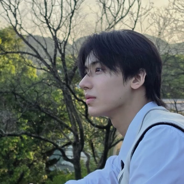ftyangz's tweet photo. also idk if i’ve said this here before but i love his nose so much it’s so pretty……. look at that angle https://t.co/SD4Qgs3VS2