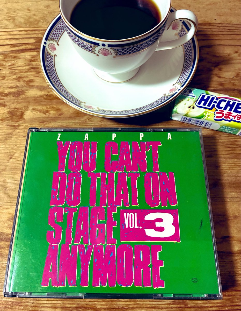 hopewing's tweet image. #NowPlaying  #zappa 

@sgntarou さんのpostを見たあとに
近所のブコフに行ったら
置いてあったので捕獲してきました👍

2曲め
Bamboozled by Loveは
1984年11月23日収録で
途中から
Owner of a Lonely Heartの
リフをバックに🎸ソロ炸裂🤩

これは思わぬ収穫🌟