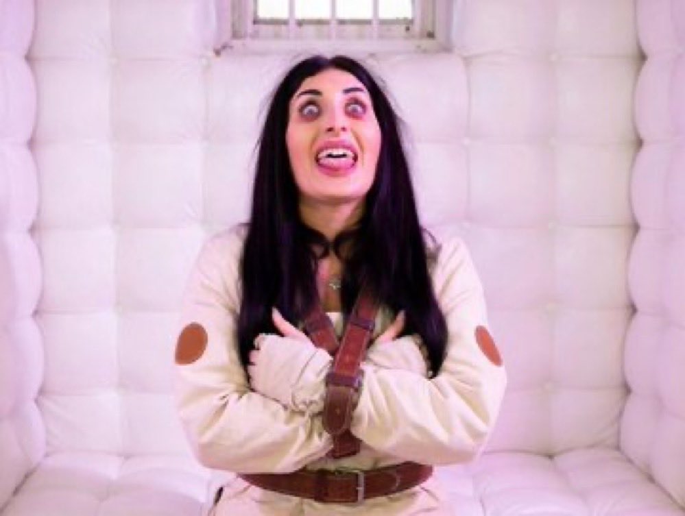 Manji_mannn's tweet image. #ScaryLarry
#INSANE
#Obsessed
#CannotOwnAGun