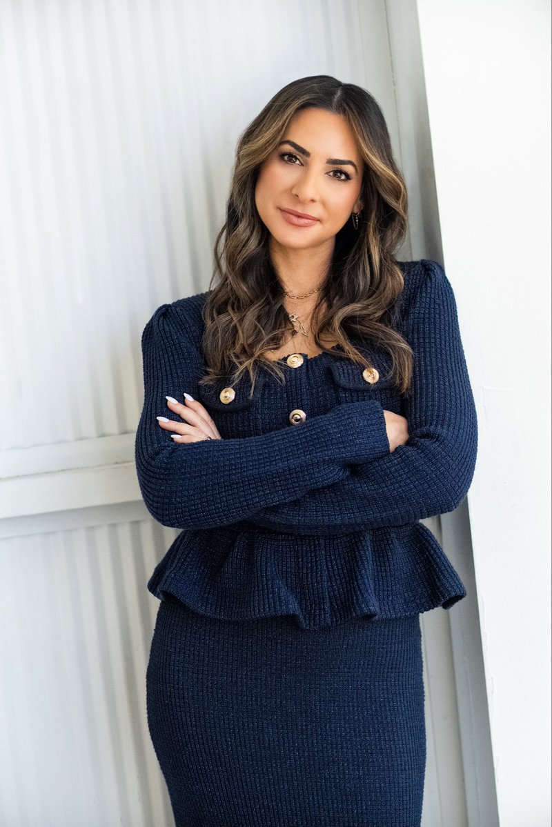 Elizabeth Barcohana tweet media