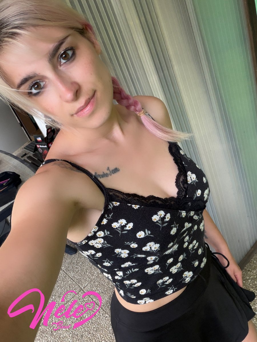 NeleSweet1's tweet photo. Montag im Blick und mit einem kleinen Lächeln besser in die Woche gestartet 💛✨ #montag #neuewoche #instamood #goodvibes #weekstart https://t.co/80KZtEiopu