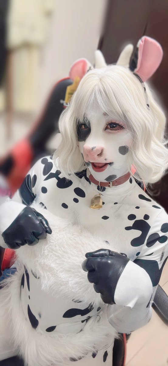 Rsp4r9's tweet photo. ゴールデンウィークは特に出かける用事も無く家で牛になってます🐮(最新版です)
#furry https://t.co/iNKGRIYKer