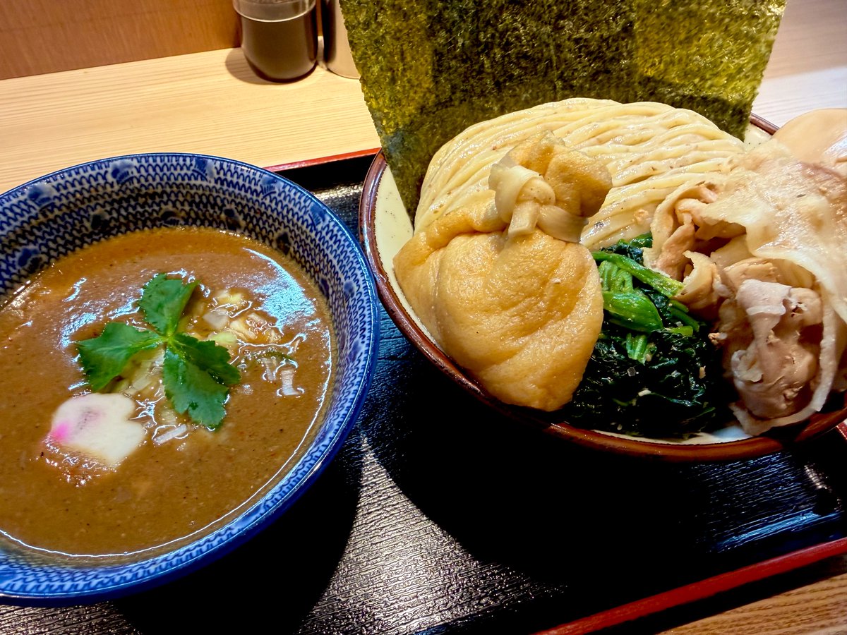 djibril36's tweet photo. らー麺土俵 鶴嶺峰
腹パンパンや https://t.co/z1ZSuHRaVH