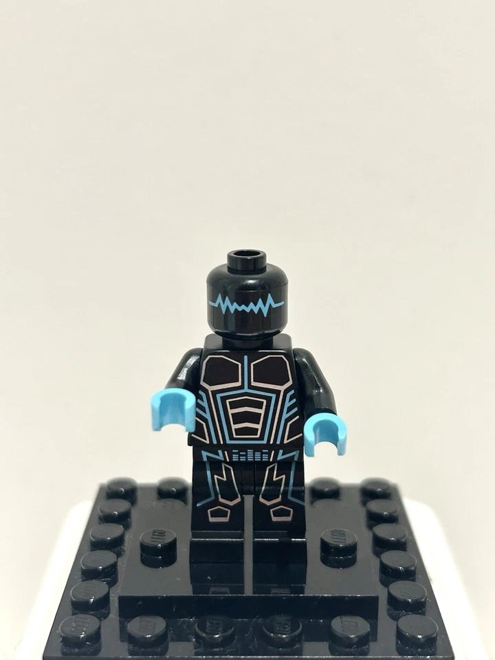infinitybricks8's tweet image. The future has arrived! This Laser Mech is locked, loaded, and ready to defend the galaxy with retro-futuristic style 🤖

#LEGO #LEGOminifigures #LEGOcollection #LEGOcommunity #LEGOaddictAFOL #LEGOreseller #LEGOforsale #LEGOMech #Series15 #LaserMech #SciFiLEGO #RetroFuturism