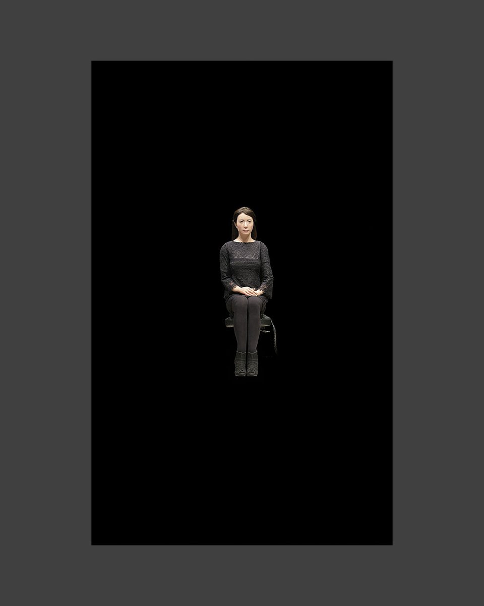 workroompress's tweet photo. [증쇄 소식]

『미래 예술』
서현석, 김성희 지음
슬기와 민 디자인
초판 1쇄 발행. 2016년 11월 25일
3쇄 발행. 2026년 4월 20일

https://t.co/ATlX9bejjV

『미래 예술』 3쇄 발행을 기념해 초판 1쇄 이후 조금씩 변화해 온 표지를 소개합니다. https://t.co/pG2tMlfiSC