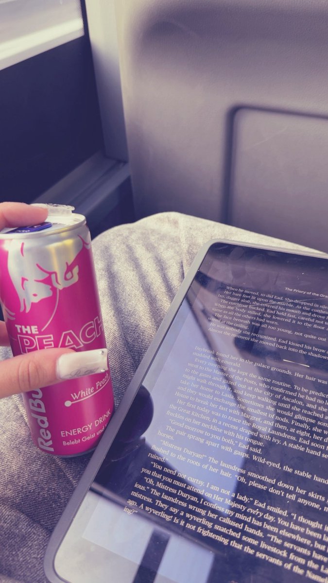 neeve ⚢ tweet media