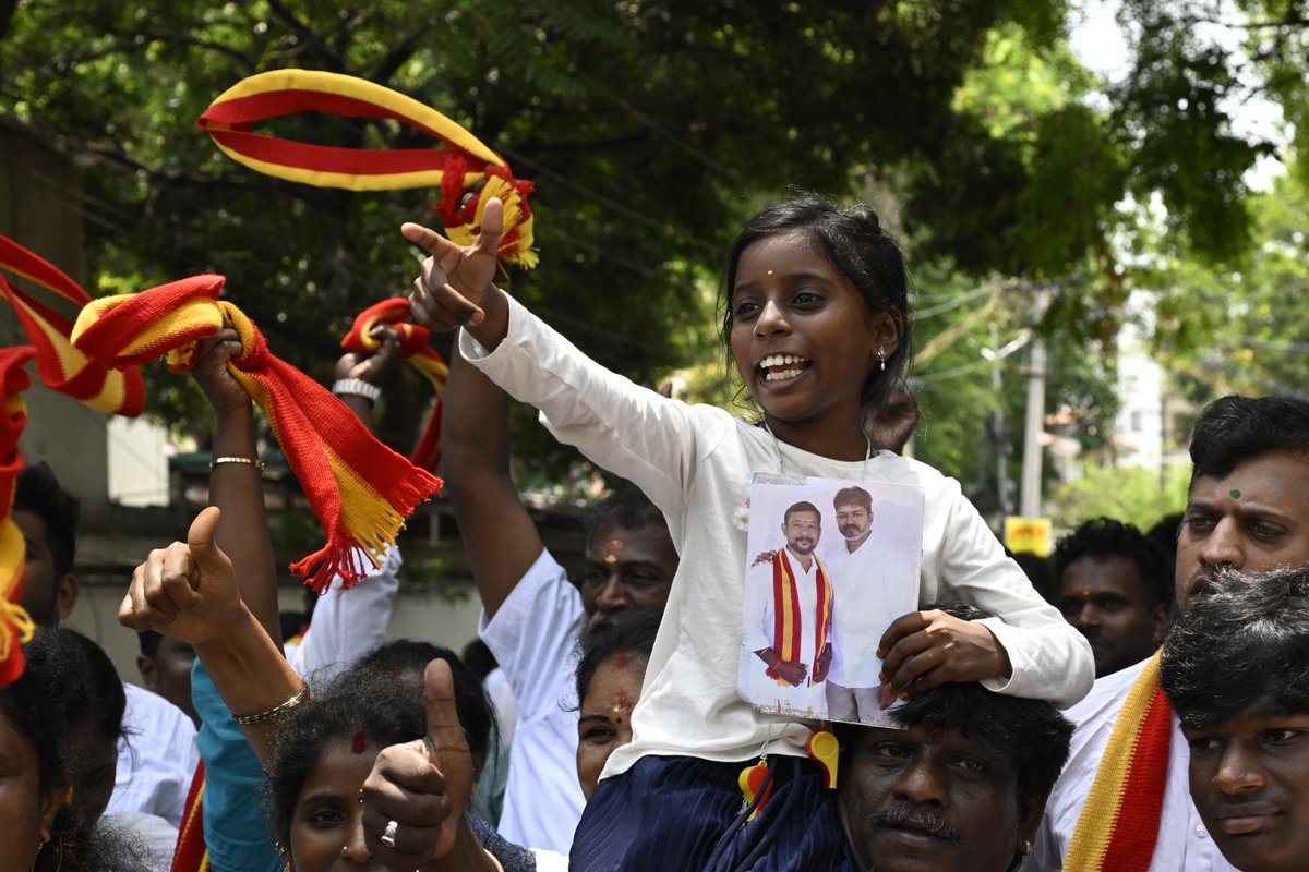 peri_periasamy's tweet image. #TVK‌ cadres celebrating their party candidates leading, at a counting centre in #Coimbatore on Monday. 📸: @peri_periasamy / @THChennai @the_hindu