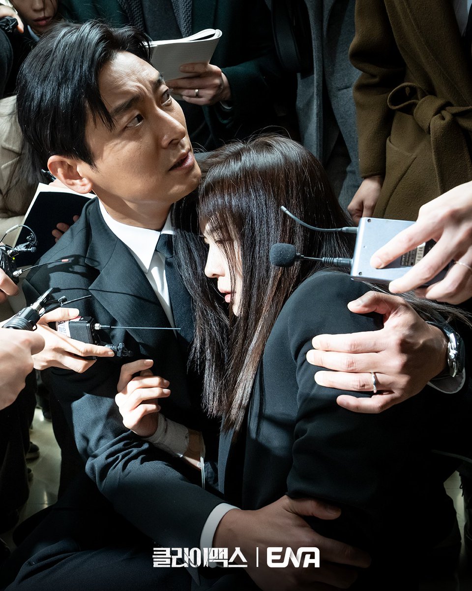 Review: Climax — A Powerful Showcase of Emotional Depth and Acting Excellence

Full review:
facebook.com/share/p/18UEp4…

#HaJiWon 
#JuJiHoon
#Nana
#ChaJooYoung
#OhJungSe
#Climax

🎉