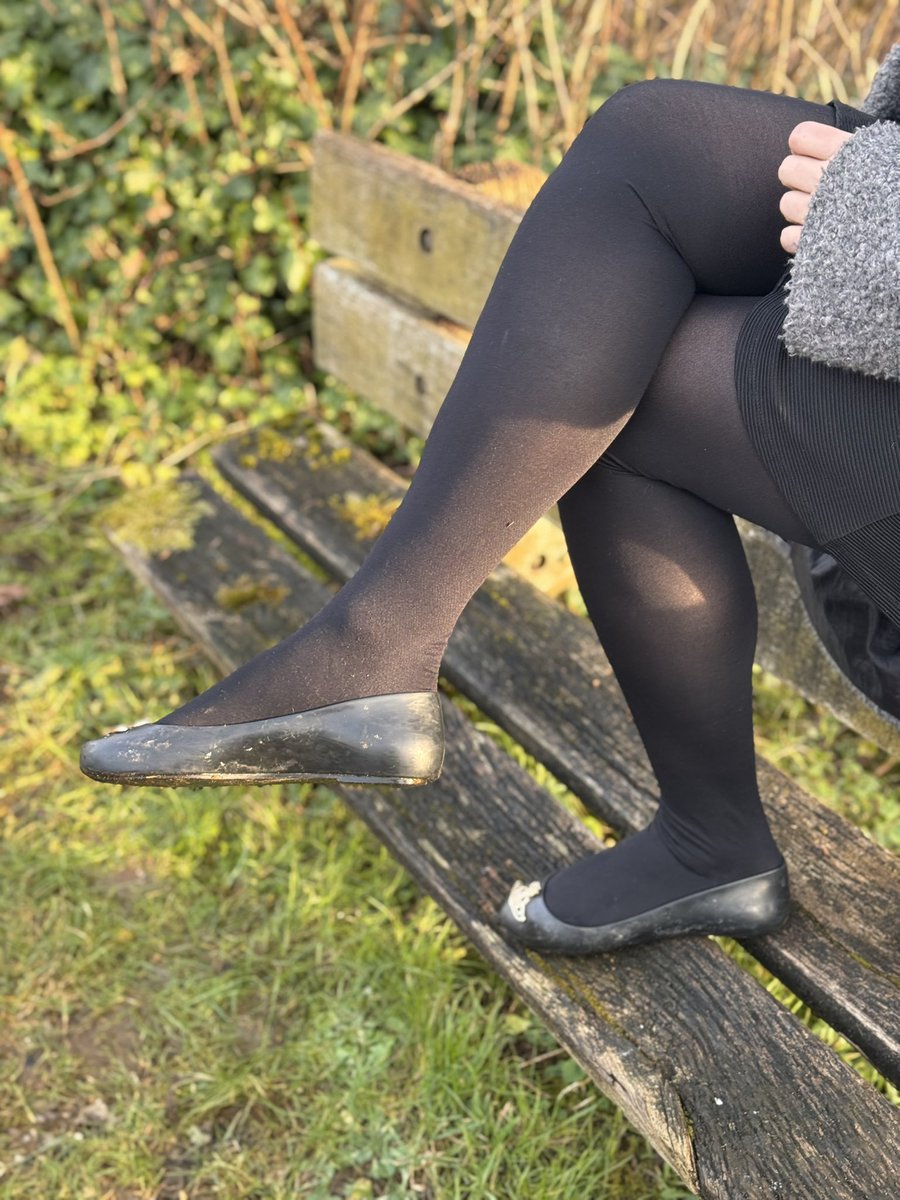 Amelie 🇬🇧🦶🧦 tweet media