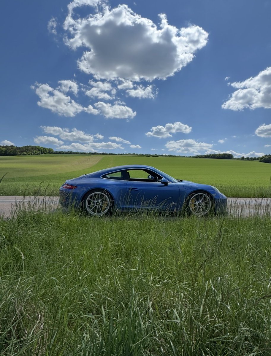 freddiecamp's tweet photo. 20,000 miles added to ‘Spencer’ the 991.2 GT3 Touring in the last 2.5 years. Absolutely love this car. The right mix between digital and analogue. Road trip planned for this in September- Spain &amp; Portugal 🇪🇸 🇵🇹  (so far i’ve taken this car to: 🇫🇷 🇧🇪 🇲🇨 🇳🇱 🇩🇪 🇮🇹 🇦🇩 🇦🇹 🇪🇸 🇮🇲 🇨🇭) https://t.co/rtBHtGJKgO