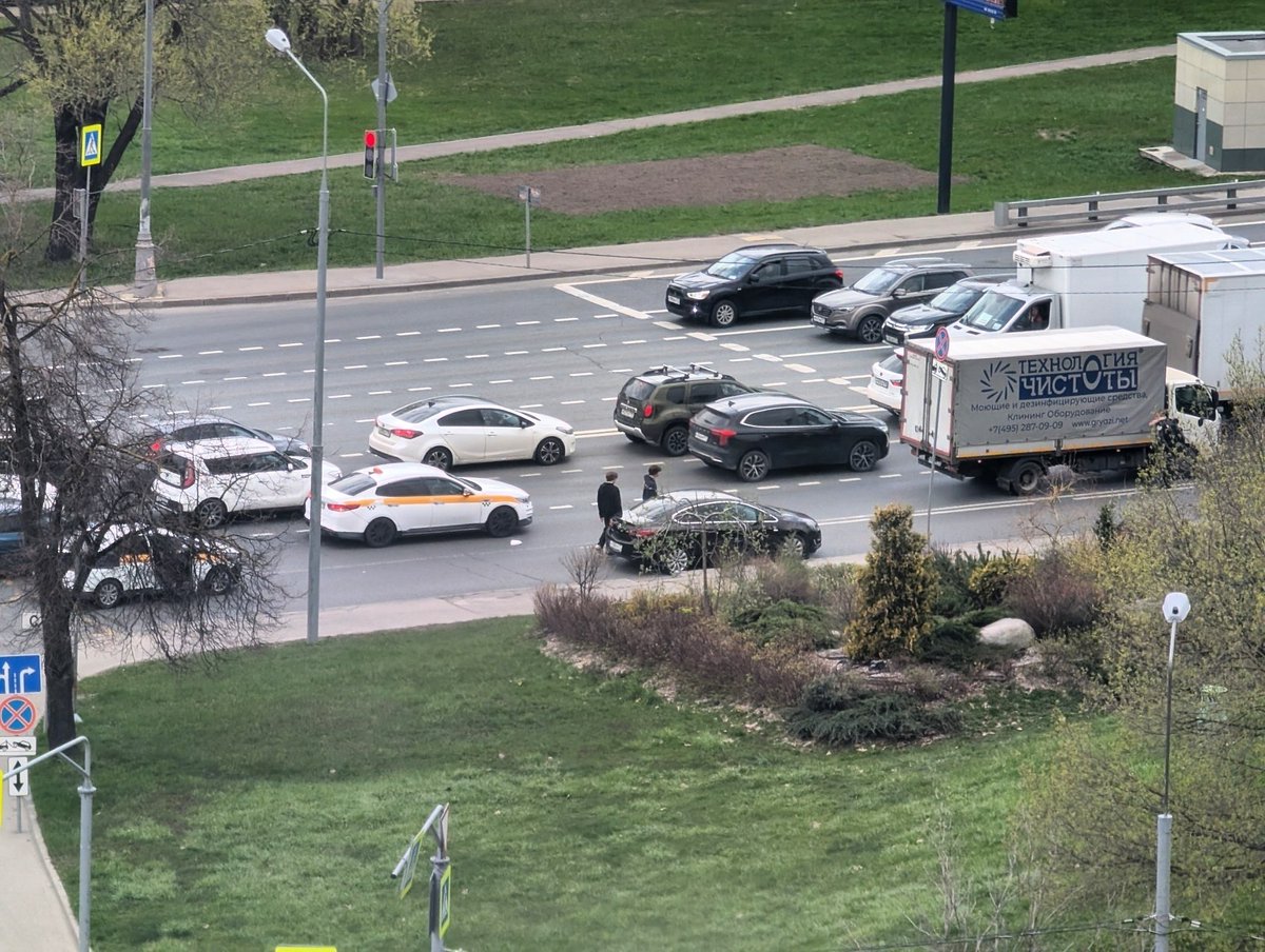 Выезд в Москву у ЗАГСа затруднен, дтп на А и правой полосе. Три авто.
Михаил @EA_FCO