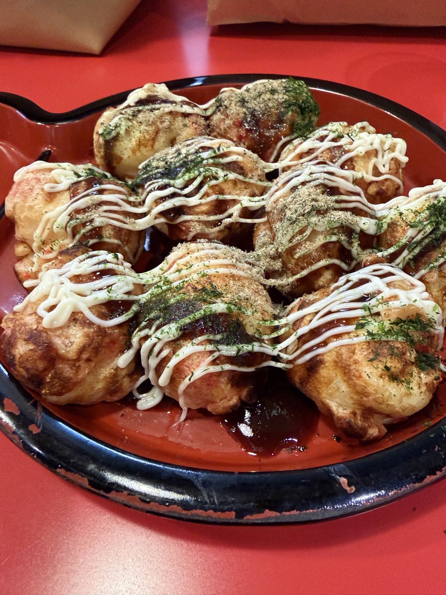 runrunranran51's tweet photo. 今日のお昼ご飯
カリットサクットのたこ焼きです
カリサクに作るのに時間かかりますが、
このカリサクが美味しかったです。
千里中央　和楽路屋さんです。 https://t.co/w8VVhLATzg