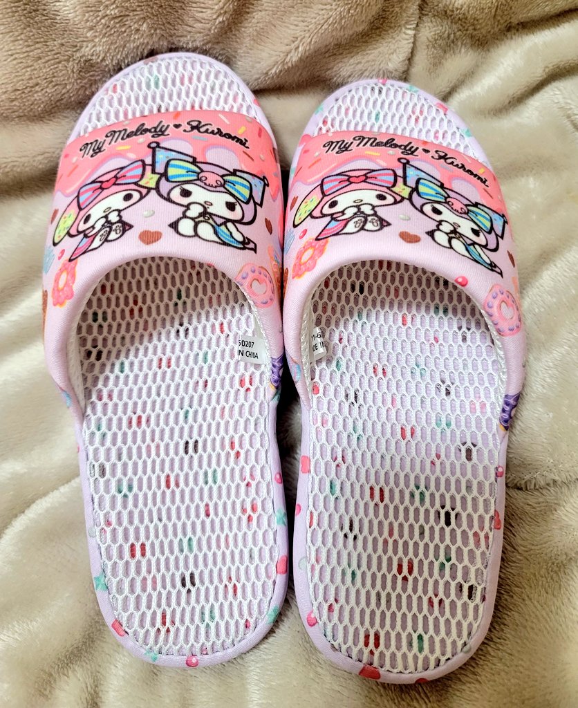 SugarLucky02's tweet photo. 新しいスリッパかわちょ https://t.co/falMqEMQLz