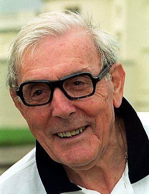 bagshaw2112's tweet image. Today’s #nostalgia picture .
Who is this gentleman ?  A great actor and very funny comedian One of the funniest gents on our TVs in the 1970s 🙏 #retro #memory #sunday 
Today would have been his birthday !