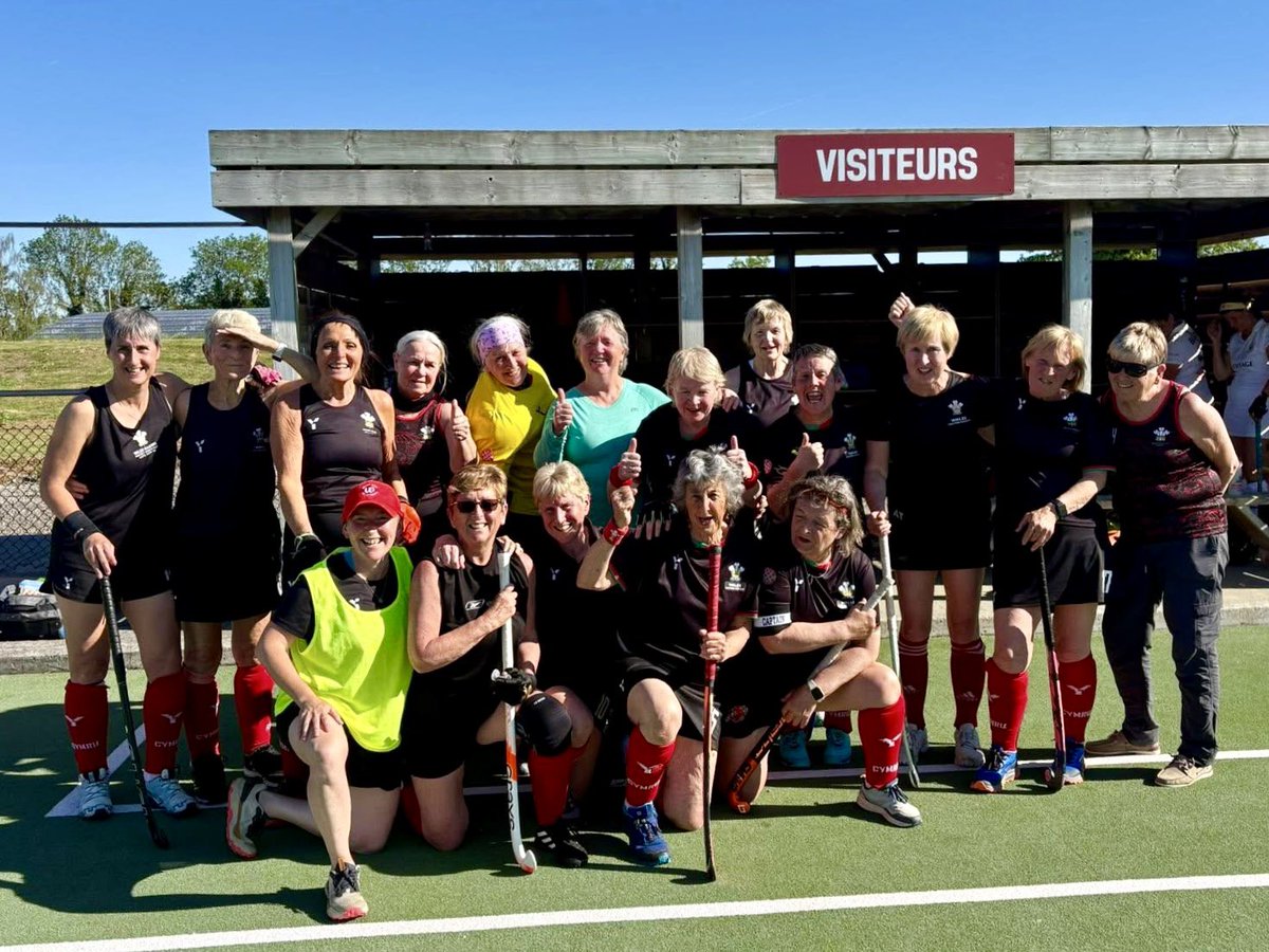 Bridgend Ladies Hockey Club tweet media