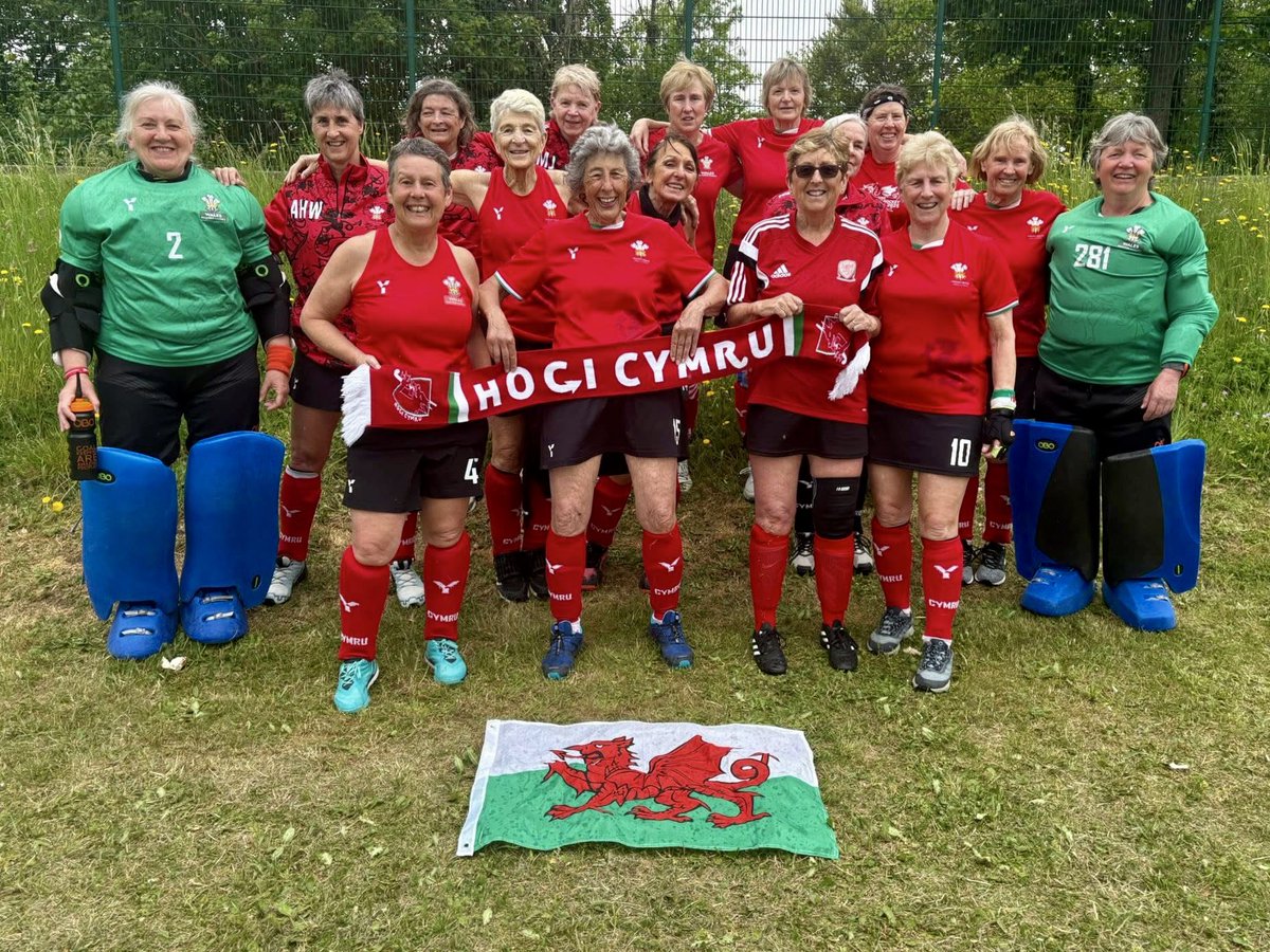 Bridgend Ladies Hockey Club tweet media