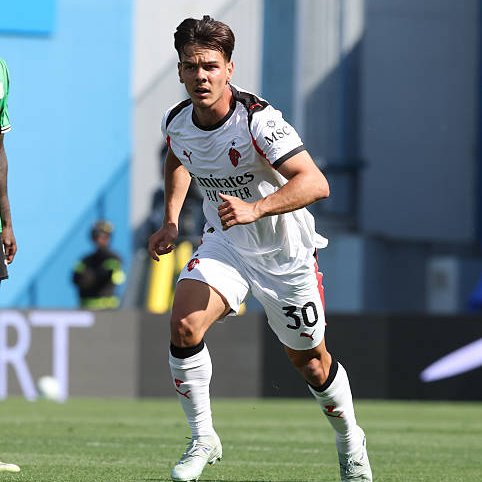 Milan Posts tweet media