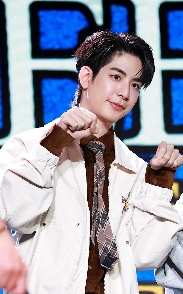 𝐉𝐮𝐥𝐲 ㅡ . tweet media
