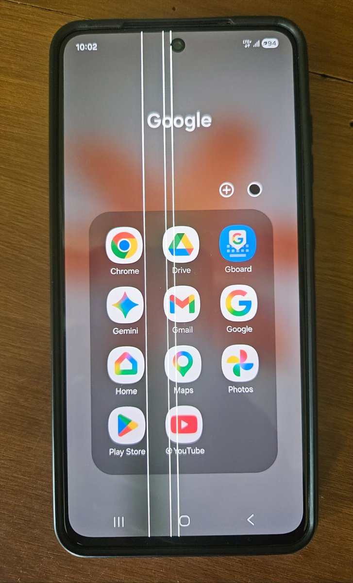 ranjan_vik's tweet image. What this service @SamsungIndia : when I visited to #samsung cus service with #greenline issue in my #galaxys21fe update then your serv  partner said this is software issue &amp;amp; my display is on warranty regarding this issue, but due to dent on side(not on display) they not replace.