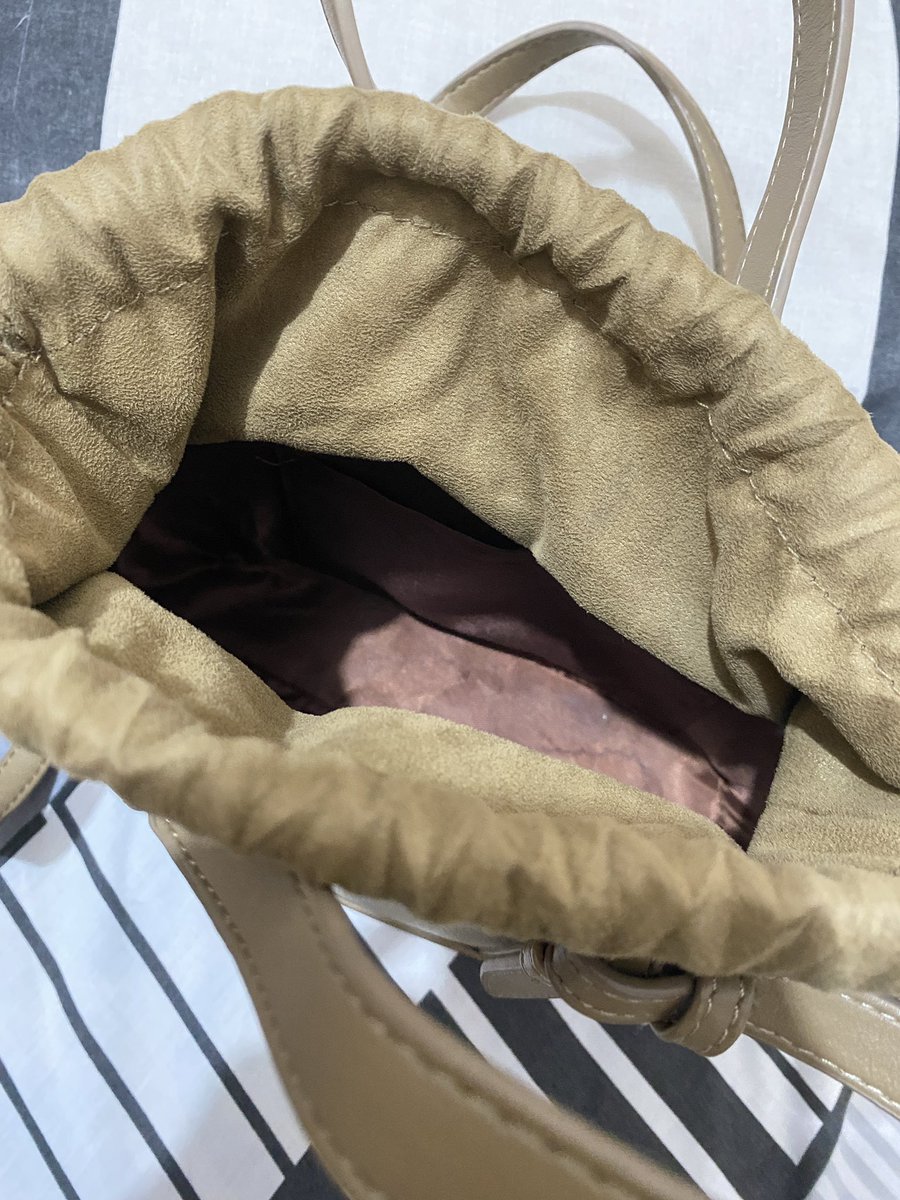 kakrosenih's tweet image. wts preloved sling bag jims honey (sage green)

only 100k
dom purwokerto
COD / Transfer / Qris

-pemakaian pribadi
-minus lecet tipis

#wts #preloved #taskuliah #slingbag #jimshoney #zonauang