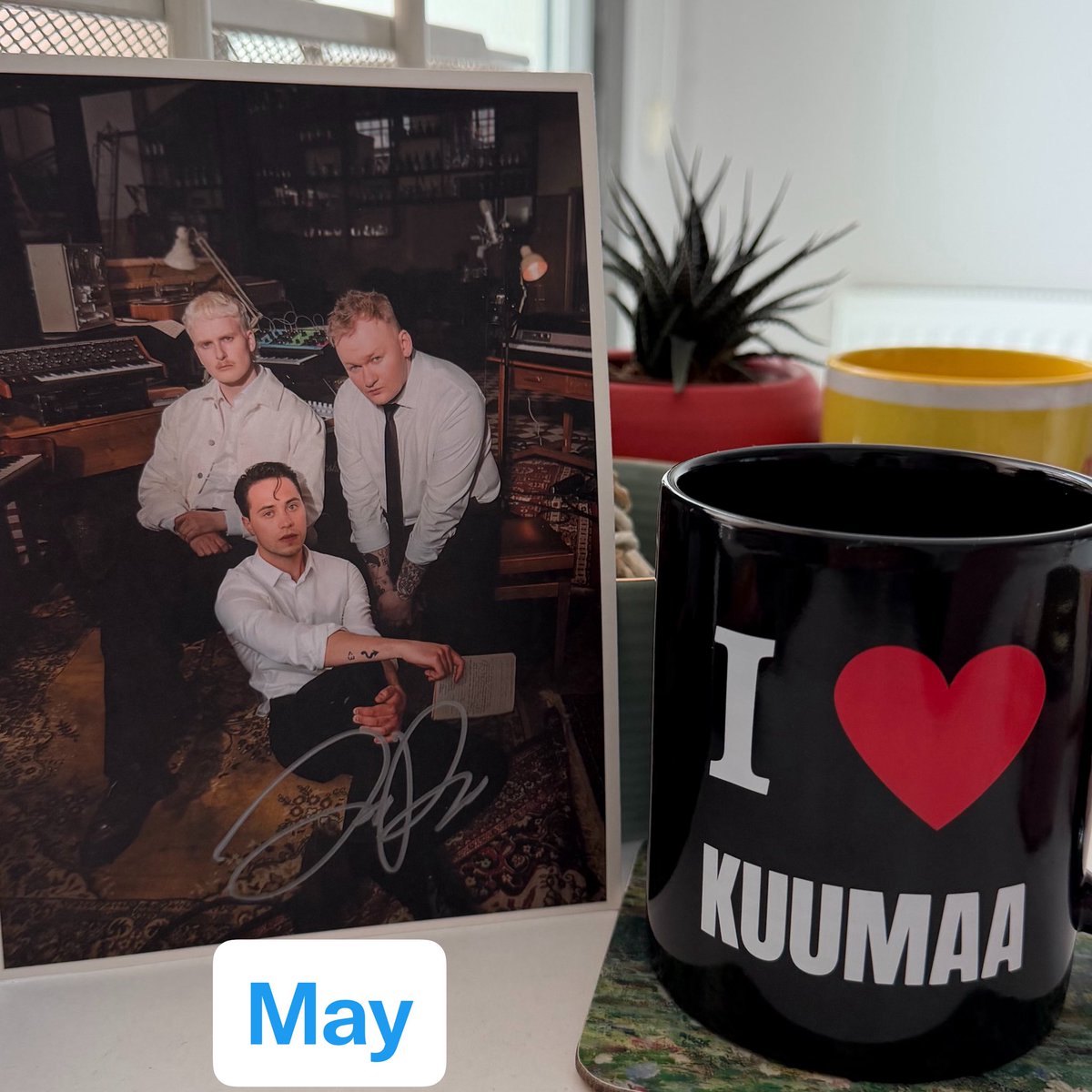 Pieni ystävä🌙🌍 tweet media