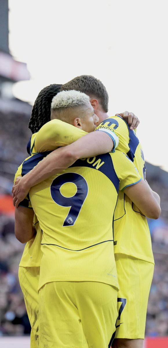 Spurs_KR's tweet image. 오늘의 배경화면💛

#THFC #COYS #SpursKR #토트넘
