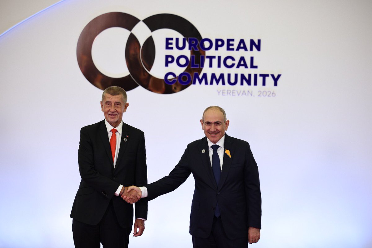 EPCArmenia's tweet image. Prime Minister of the Republic of #Armenia 🇦🇲 @NikolPashinyan welcomed Prime Minister of the #CzechRepublic 🇨🇿 @AndrejBabis at the 8th European Political Community Summit in Yerevan.
#EPCYerevan2026 #EPCArmenia