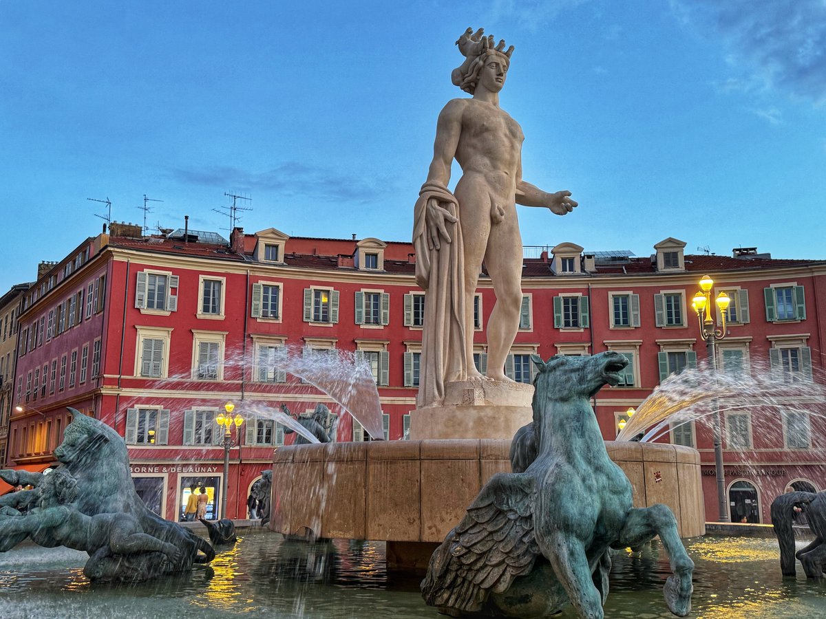 lifefrance's tweet image. Daily #photooftheday from #France When twilight falls in Nice in May... 
thegoodlifefrance.com/culture-and-cu…
#thegoodlifefrance