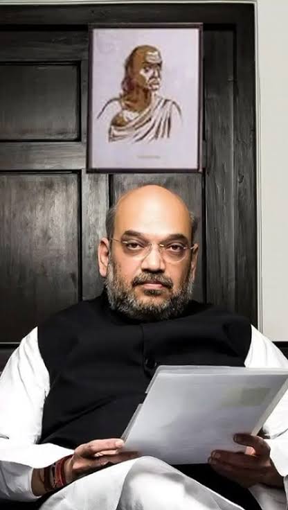 omvk23's tweet photo. Hello @MamataOfficial  DIDI पश्चिम बंगाल

Remember the name : Amit Anilchandra Shah 🔥 🔥🔥

#electionresult2026
#HimantaBulldozedCongress https://t.co/xY5A6otSvu