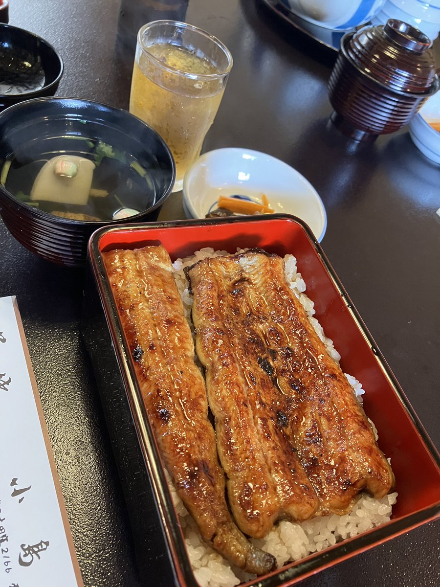DoXdc7's tweet photo. 蕨高校吹奏楽部同期会でした♪
浦和の鰻屋さん。
クラ5人、金管3人。 https://t.co/PHLu8iv6rA