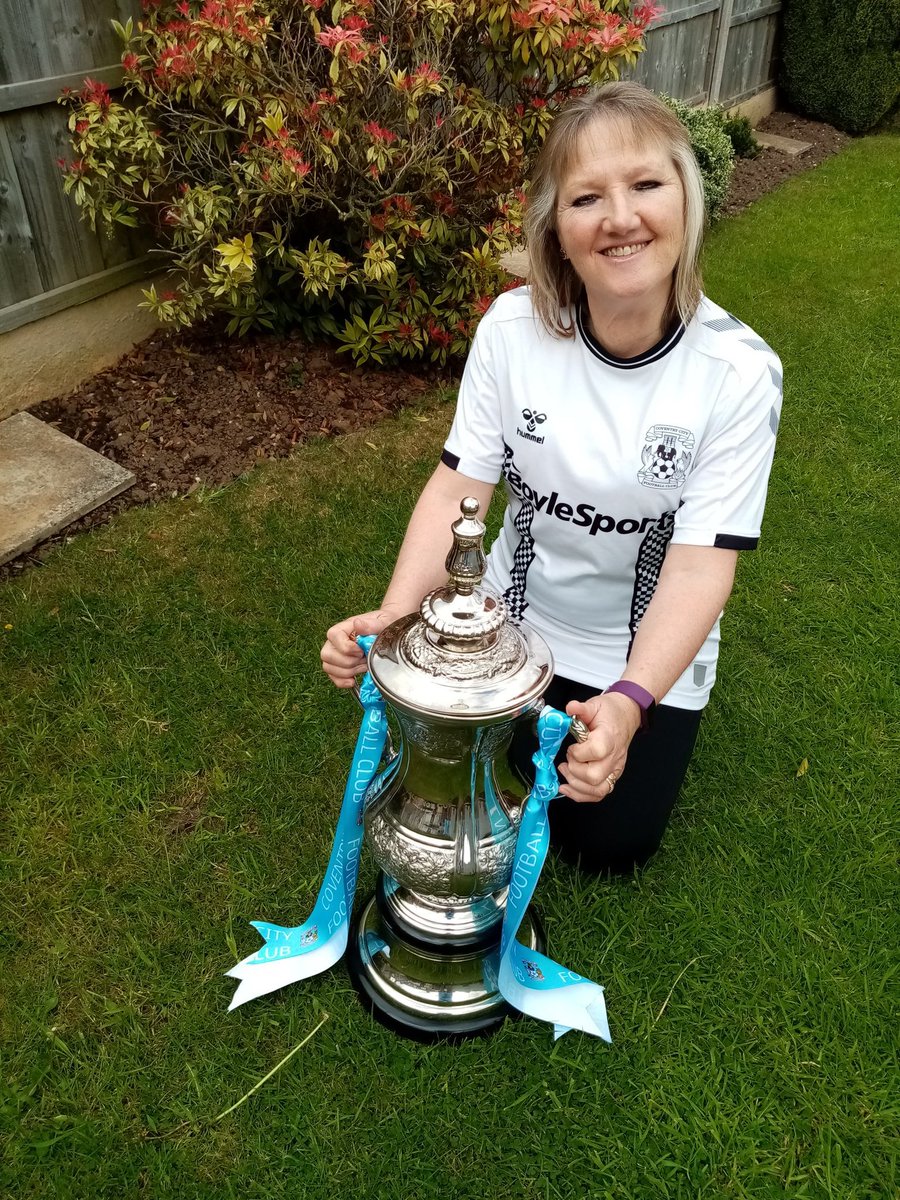 Deano's Sky Blues memories tweet media