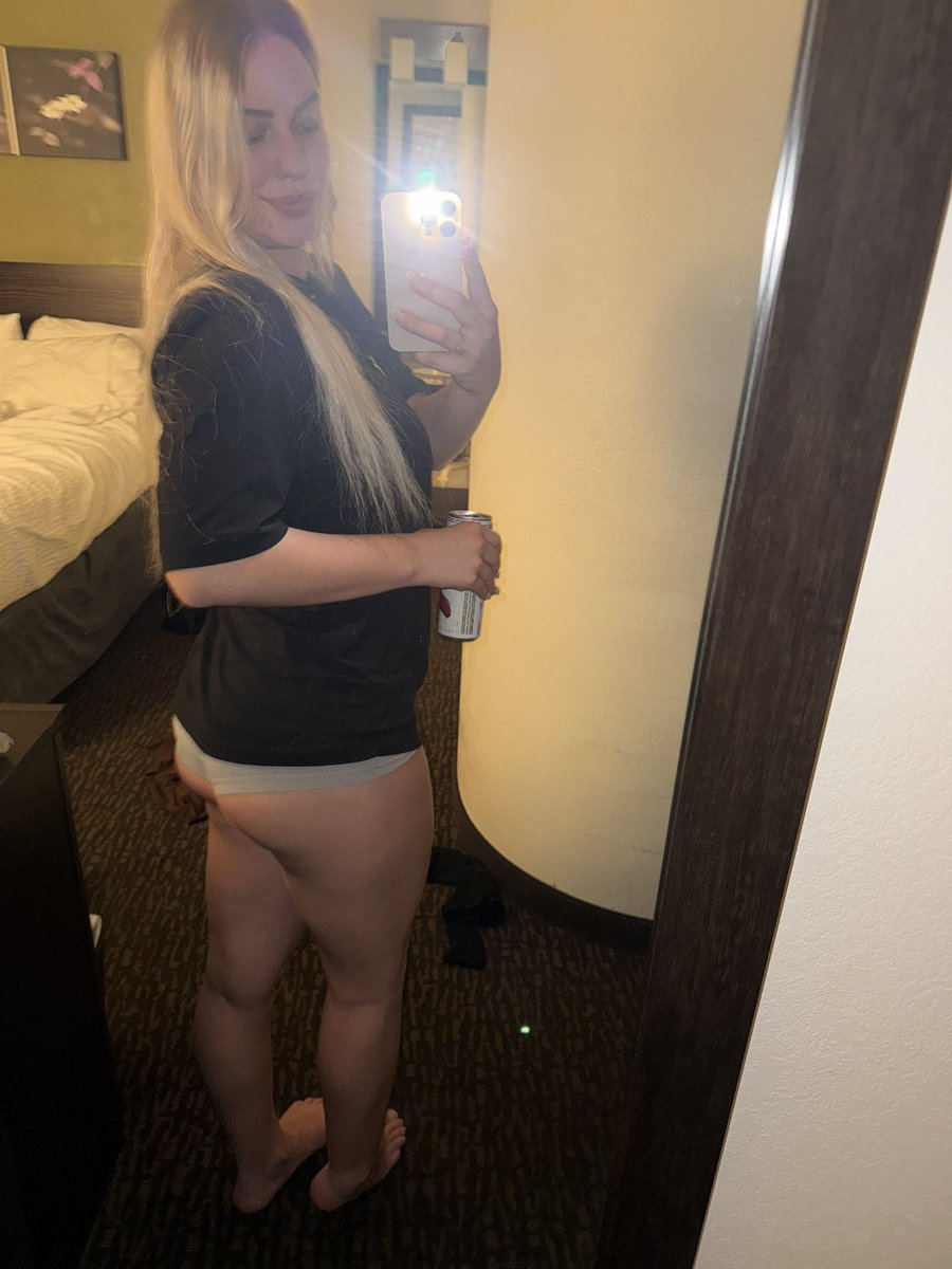 Avery Rae tweet media