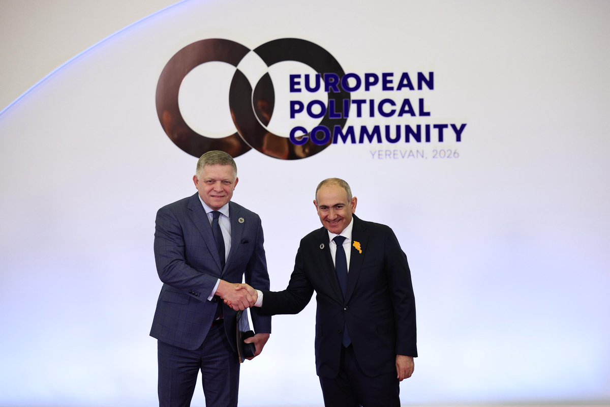 EPCArmenia's tweet photo. Prime Minister of the Republic of #Armenia 🇦🇲 @NikolPashinyan welcomed Prime Minister of the #SlovakRepublic 🇸🇰 @RobertFicoSVK within the framework of the 8th European Political Community Summit in Yerevan.
#EPCYerevan2026 #EPCArmenia https://t.co/iizJ5pO79z