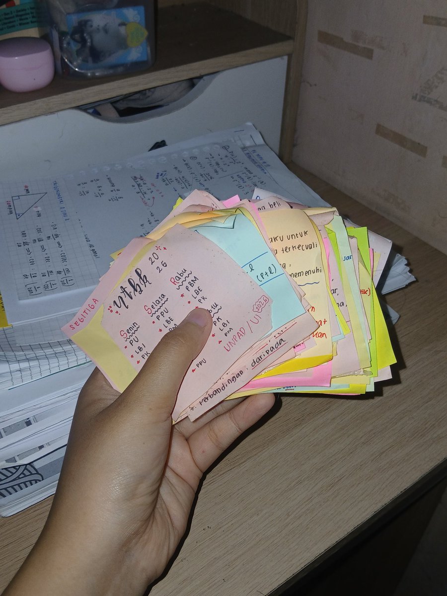 eepycattos's tweet photo. buang sial.....? selamat tinggal tembok ratapan kebanggaan gw </3 https://t.co/MoX35h1DsV