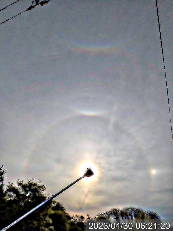 araseesaw's tweet photo. 4/30の大気光象を画像処理(トリミングあり)
4枚目ハロ内側の幻日環も見えました😊
#halo_jp #AOI_SCR #UnsharpEX https://t.co/HLzzOtS2zR