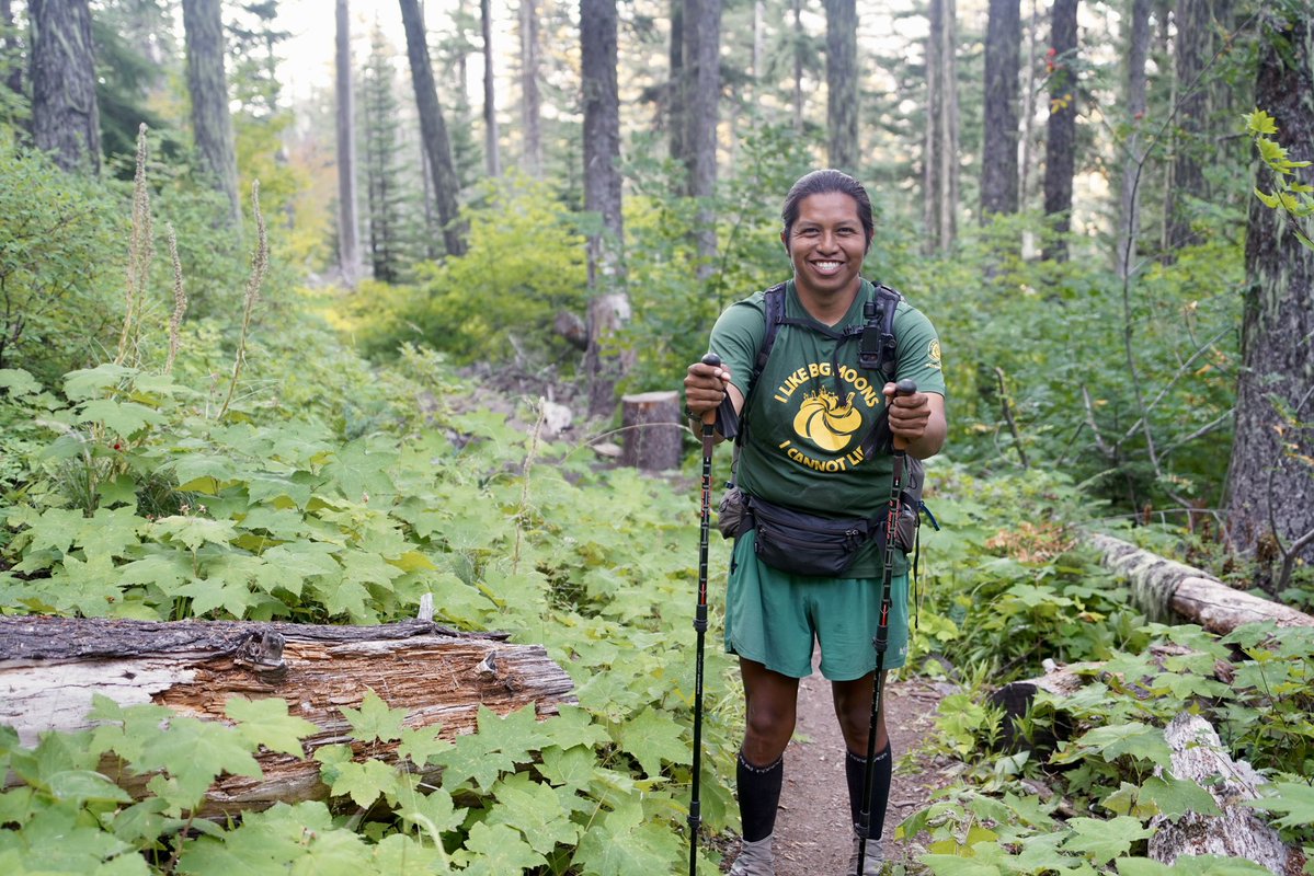 axyzworld's tweet image. Pacific Crest Trail Day 90: 2048.7–2080.6 mi (31.9 mi / 51.3 km)
テントが結露していなかった。それだけでうれしい。撤収して出発しようとすると、朝日がマウントジェファーソンを照らしていたのがとてもきれいだった。みんながいると話してしまってなかなか出発ができず、結局出発したのは6時半頃