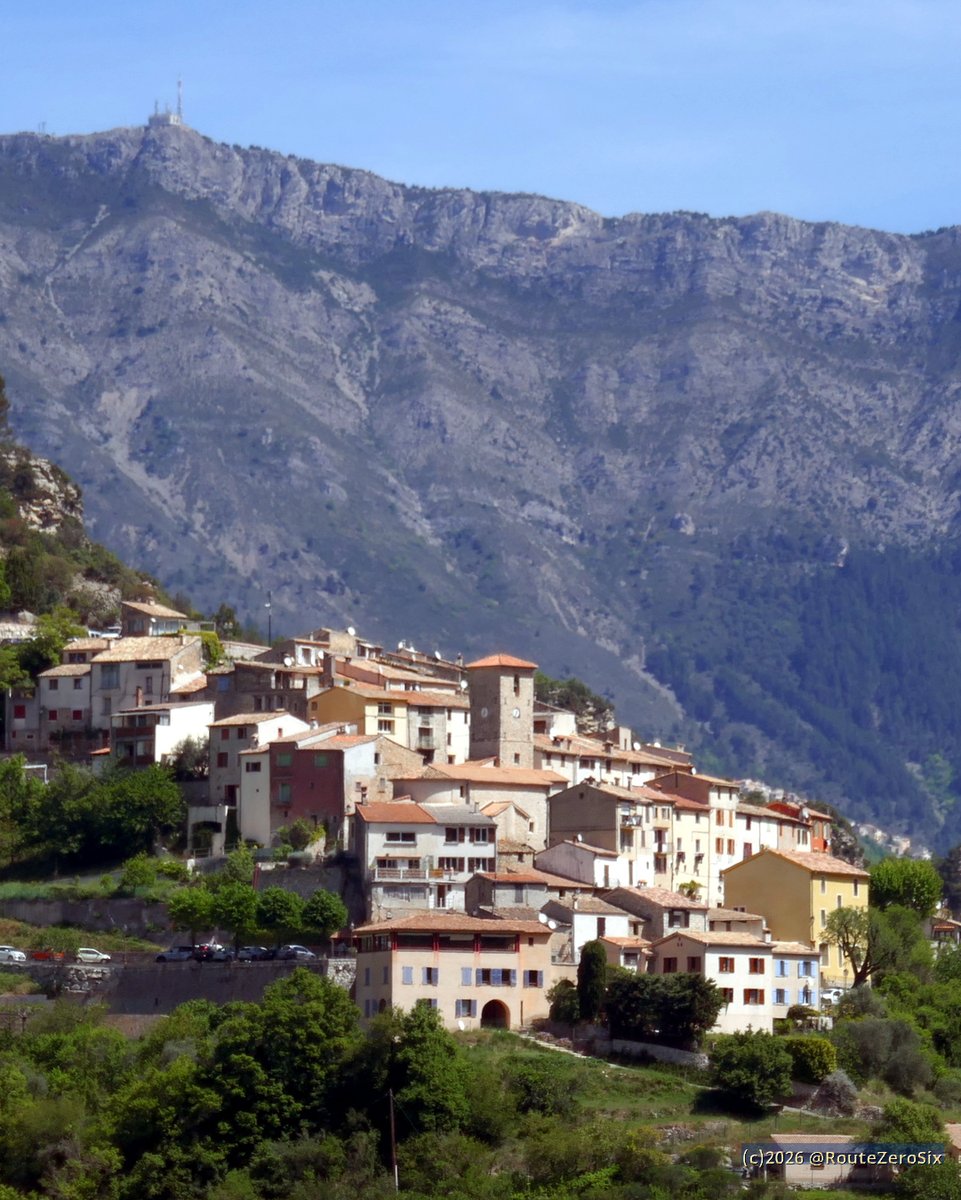routezerosix's tweet photo. Villages perchés de la vallée de l'Estéron.
1⃣ Gilette au pied des ruines de son château des Aiguilles
2⃣ Les Ferres sur fond de Mont Vial
3⃣ Bouyon sur la route de Coursegoules et du col de Vence
#Esteron #PreAlpesdAzur #AlpesMaritimes #CotedAzurFrance #ExploreNCA #BaladeSympa https://t.co/KqBvMQoz0Z