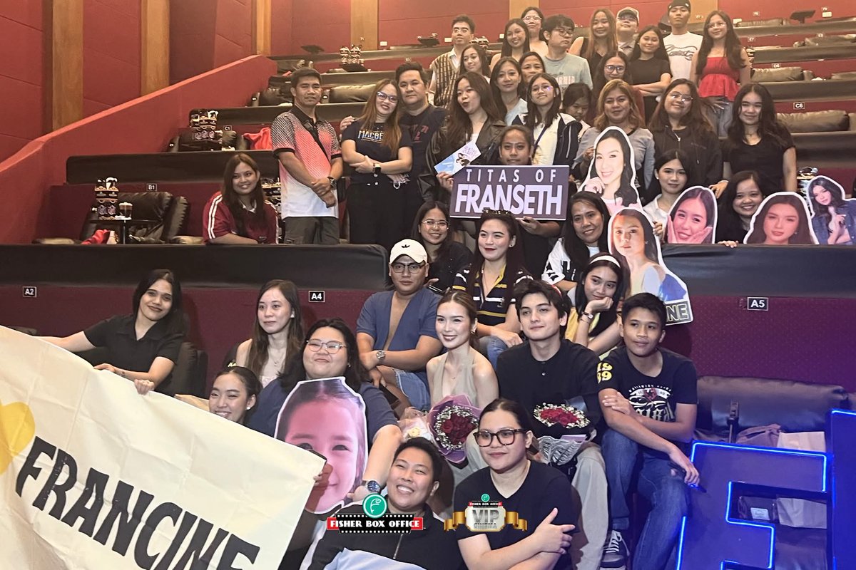 AzirCaldie's tweet photo. Ayun kami mag asawa sweet sweetan sa likod 🤣

Buti na lang supportive ang hubby ko, sa asawa nya na kwarentahin pero feeling Gen Z ahahahaha

Sabi nya pa, ayan na nakita mo na yung anak natin, maganda siya, ang liit ng mukha hehe

Love you nakshie @francinecarreld
#SWMNB https://t.co/yzTwahG9In