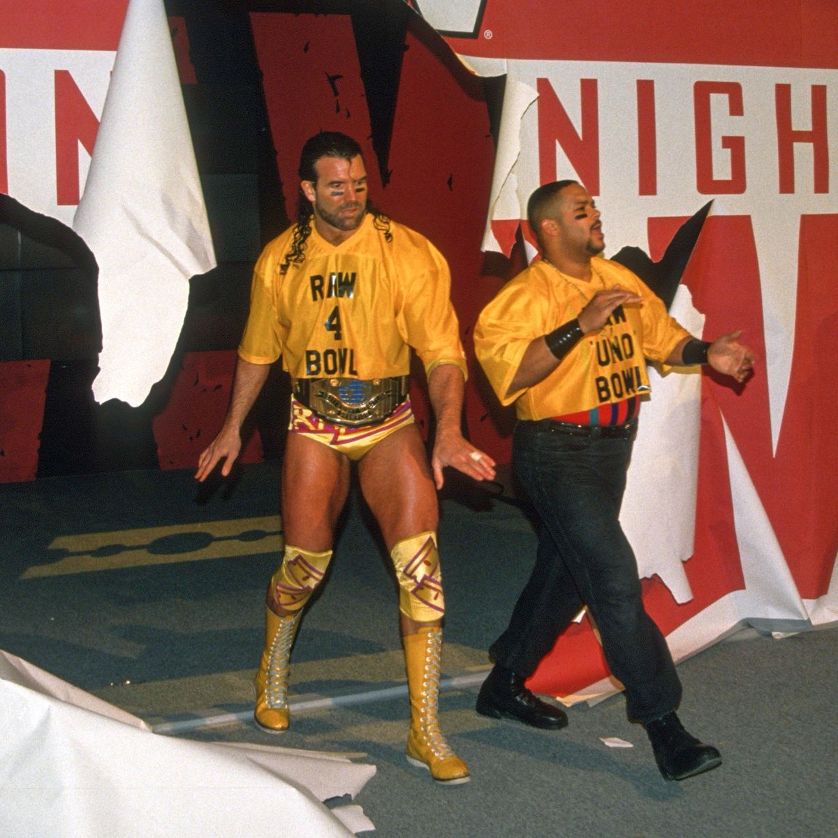 WWFWrestling1's tweet image. Raw Rewind! The Raw Bowl! Broadcast on New Year's Day 1996. 1/2 #WWF #WWERaw #BartGunn #BillyGunn #OwenHart #Yokozuna #Sid #123Kid #RazorRamon #SavioVega