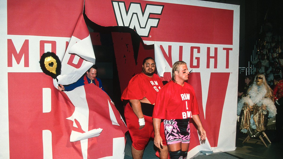 WWFWrestling1's tweet image. Raw Rewind! The Raw Bowl! Broadcast on New Year's Day 1996. 1/2 #WWF #WWERaw #BartGunn #BillyGunn #OwenHart #Yokozuna #Sid #123Kid #RazorRamon #SavioVega