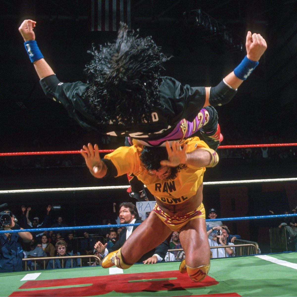WWFWrestling1's tweet image. Raw Rewind! The Raw Bowl! Broadcast on New Year's Day 1996. 2/2 #WWF #WWERaw #BartGunn #BillyGunn #OwenHart #Yokozuna #Sid #123Kid #RazorRamon #SavioVega