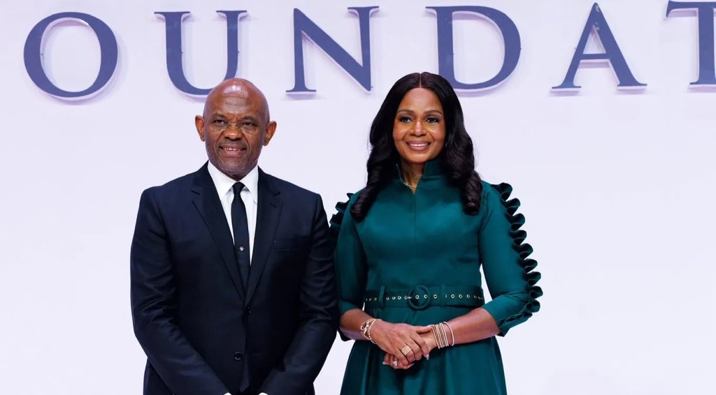 ebalemozindo's tweet image. #NIGERIA: #JUSTICE. 

Arrestation des auteurs de rumeurs calomnieuses contre Tony Elumelu et son épouse.
Trois internautes nigerians ont été appréhendés par la police nigériane après avoir propagé de fausses informations concernant la vie privée du président du groupe UBA,