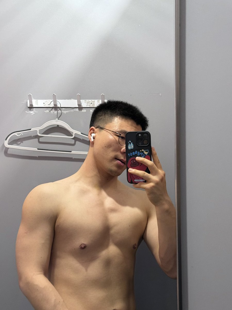 二十六床醒了 tweet media