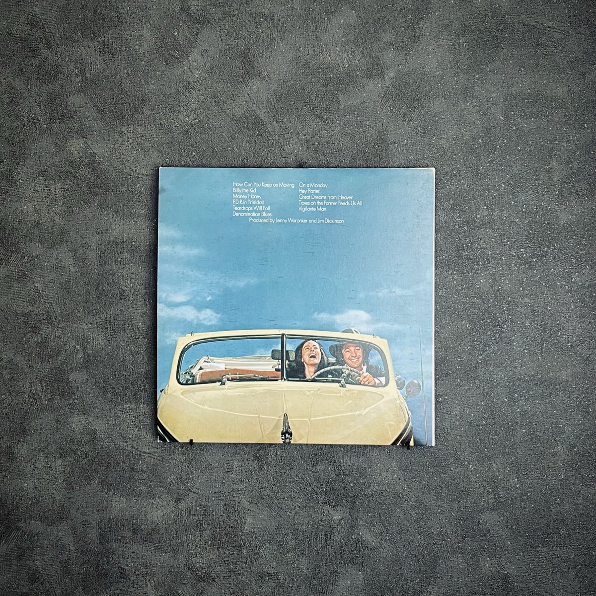 yu__vinyl's tweet photo. Ry Cooder - Into the Purple Valley

72年の2作目
ライクーダー的な庶民的というか、飾らない音楽（労働歌等）を真剣に作っているアルバム。大好き初期3部作の一枚。
#rycooder #vinyl https://t.co/aDTmQRIpjI