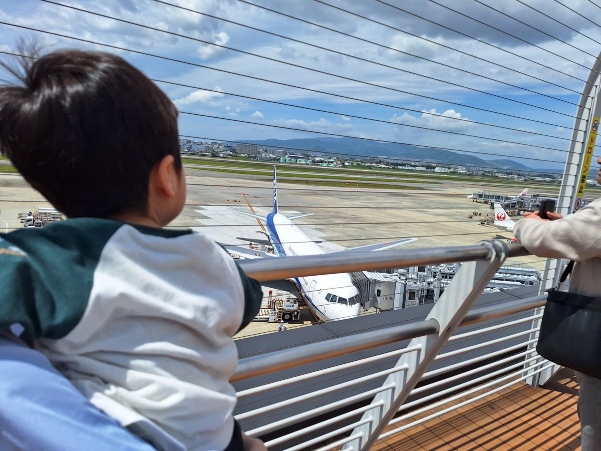 asano_san's tweet photo. 本物の飛行機みてきた✈️ https://t.co/UNjjEXn9Ow