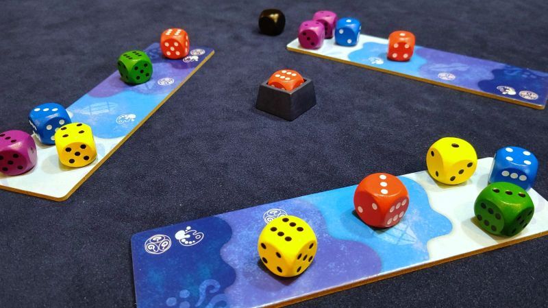 YS_SHINJYUKU's tweet image. 【Now on sale】
“NOKOSU DICE” is now on sale.
This wildly popular trick-taking game makes the last dice you hold the key to victory.
The new edition now supports up to 5 players.
Please take a look.
#boardgames #Shinjyuku