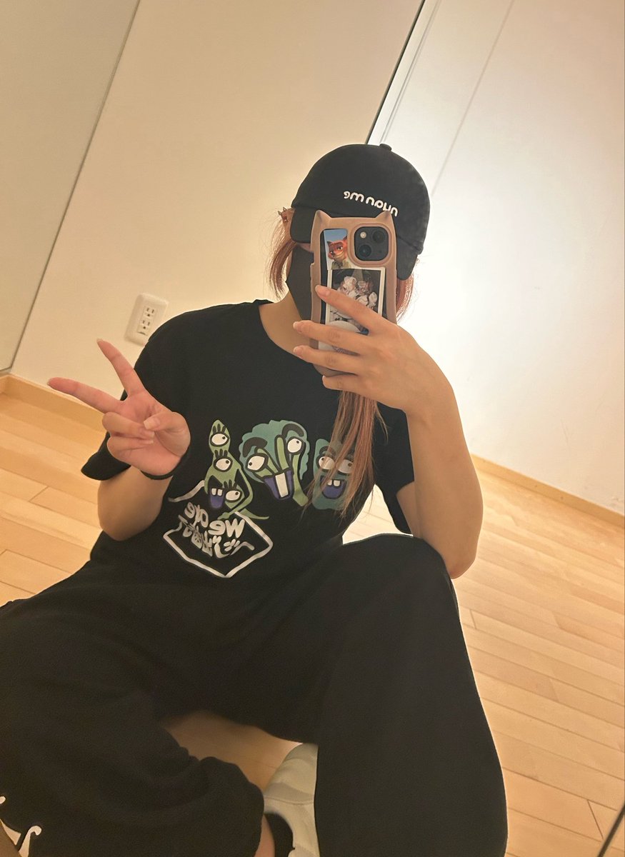 rian__1109's tweet photo. グループ練してるよぉ！
〜休憩中〜 https://t.co/Pd2HboO12b