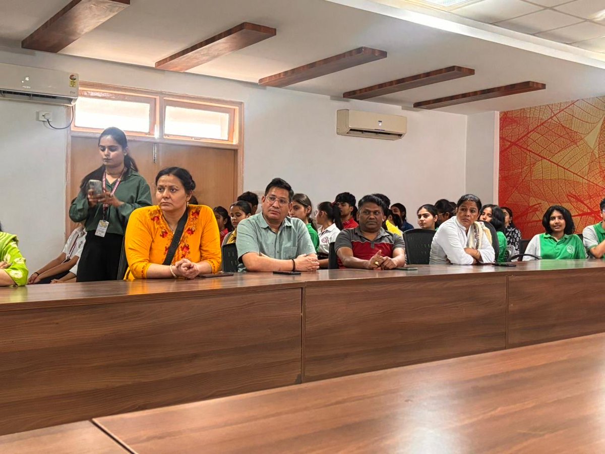 Indirapuram Public School, Crossings Republik tweet media