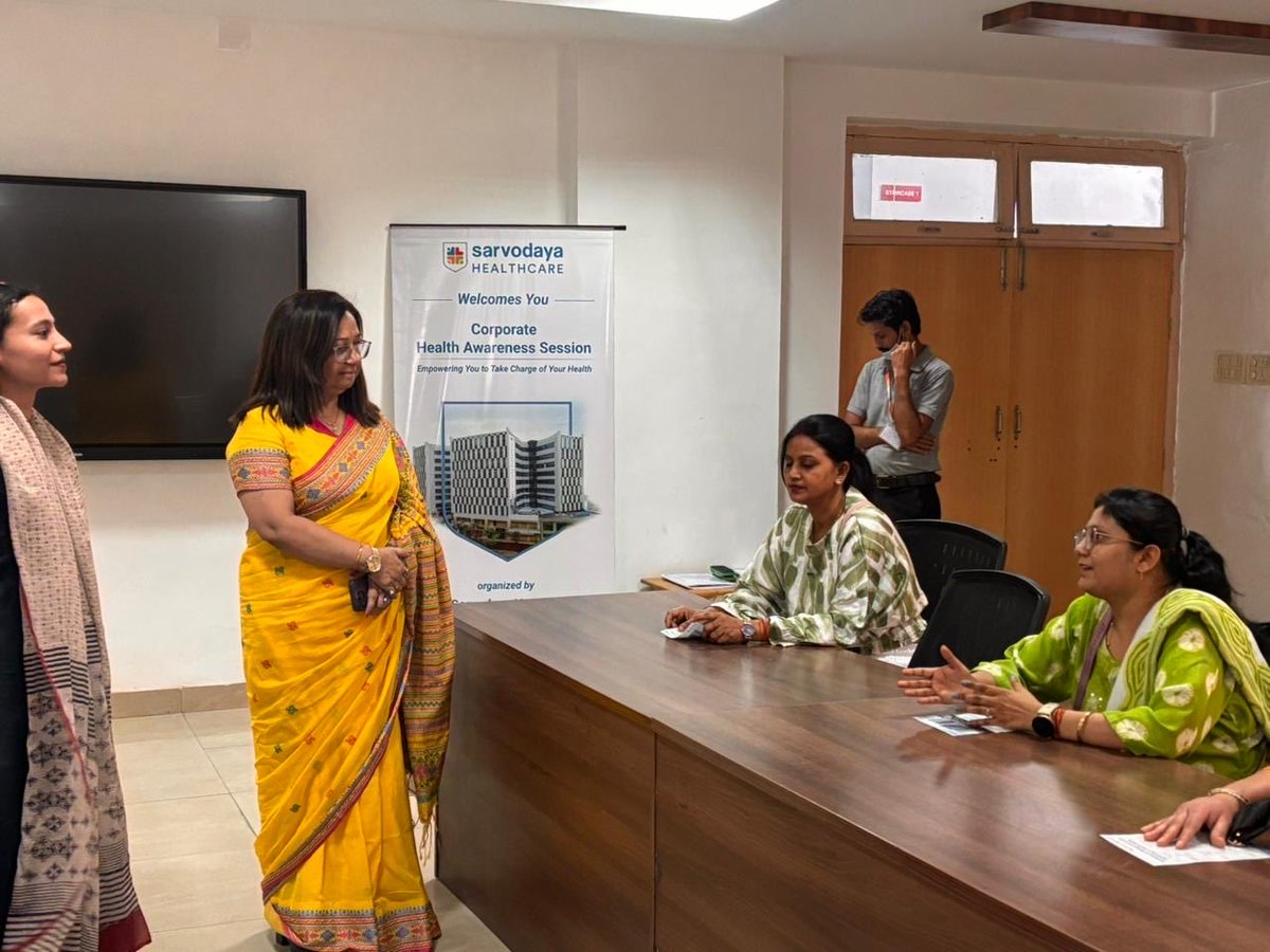 Indirapuram Public School, Crossings Republik tweet media